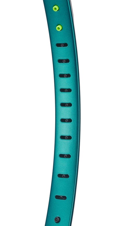 Wilson Blade 104 v9\Racquet